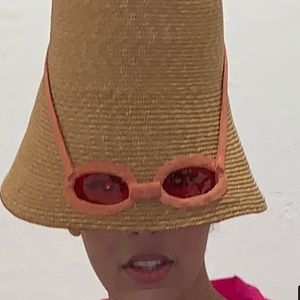 Meet your Posher, Lesly